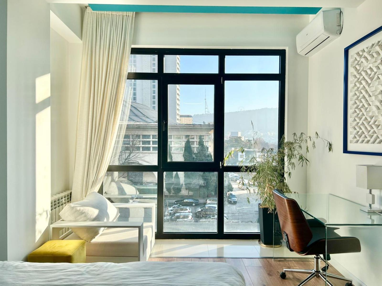 City Center - Next To Holiday Inn -2Br Apartment Tbilisi Exterior photo