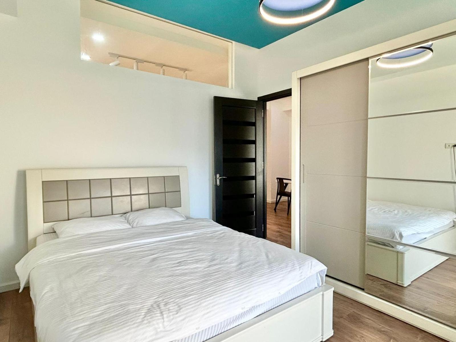 City Center - Next To Holiday Inn -2Br Apartment Tbilisi Exterior photo
